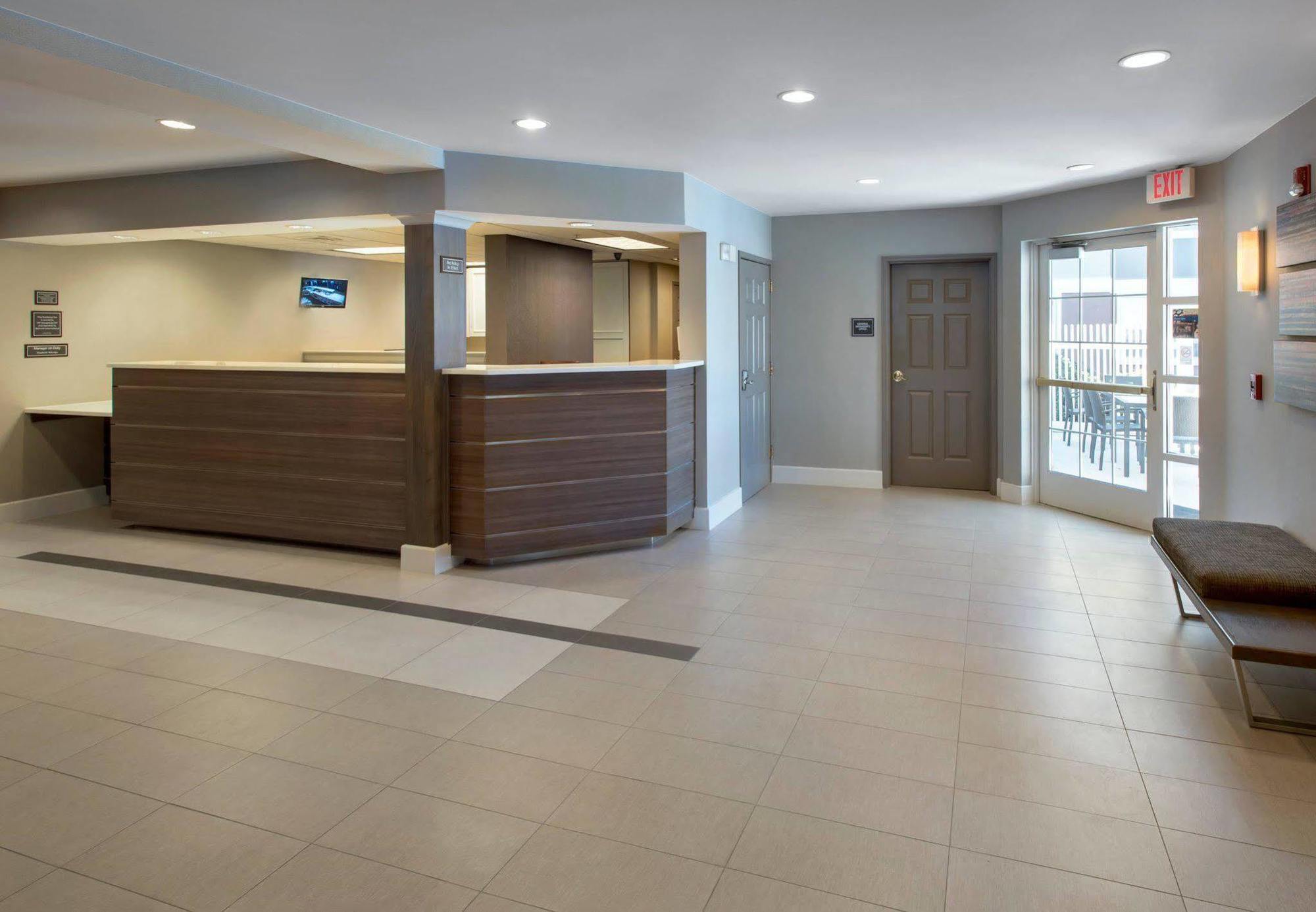 Long Island Hauppauge/islandia 3*